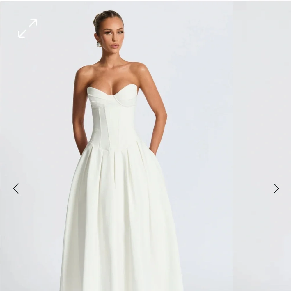 Babyboo Elegant White Strapless Dress, perfect for bridal events - Picture 1 of 9